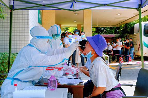 為居民采集核酸標本